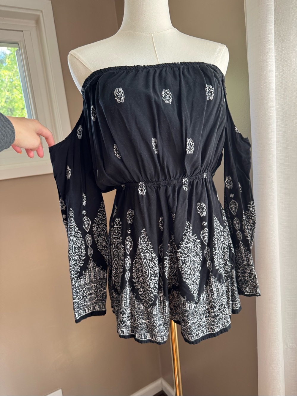Solemio Black Off-Shoulder Printed Romper